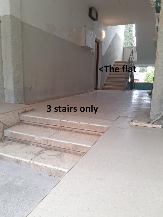 3 Stairs Only To Cozy Flat On Hillel St Apartment Haifa Exterior photo