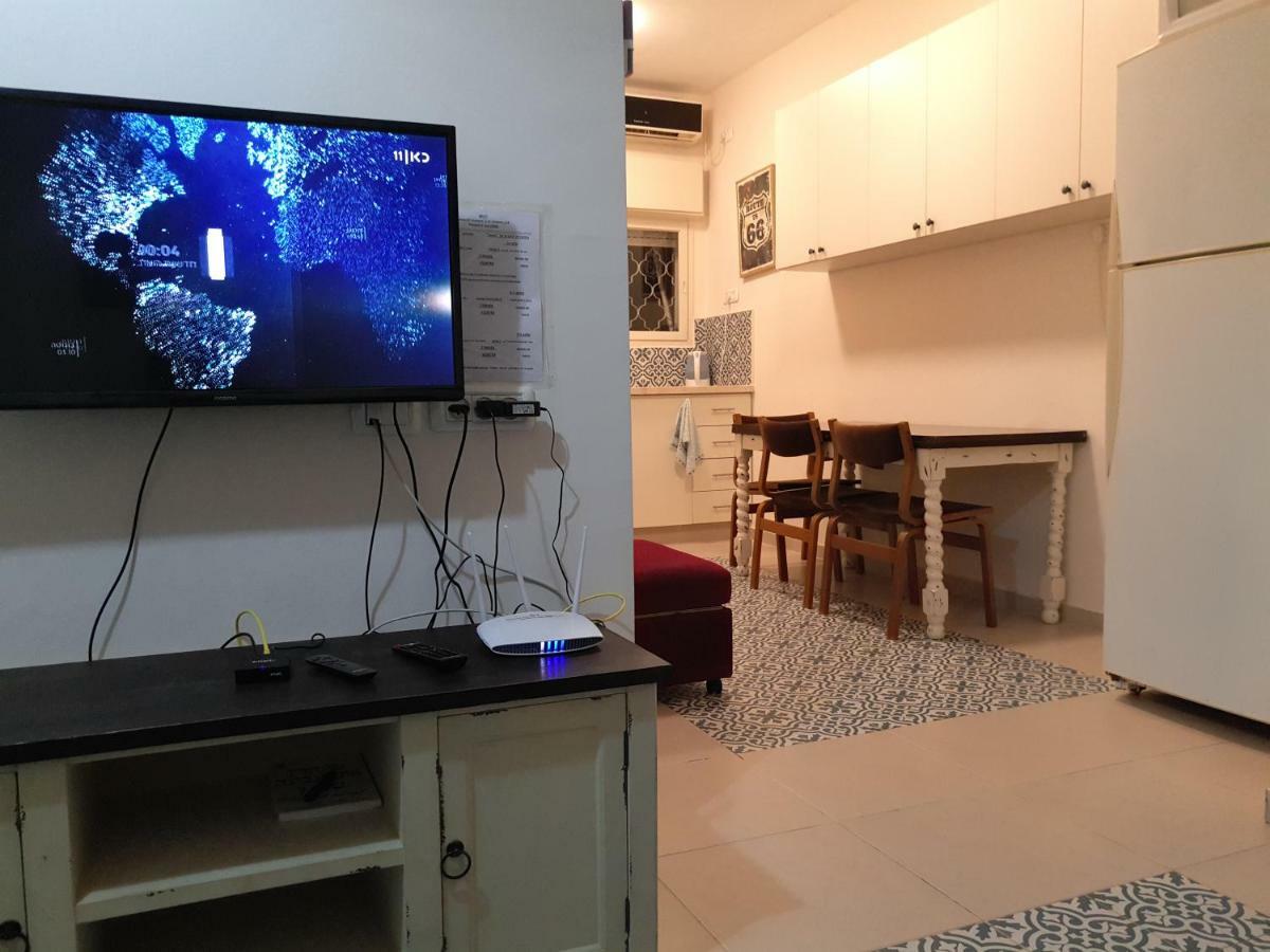 3 Stairs Only To Cozy Flat On Hillel St Apartment Haifa Exterior photo